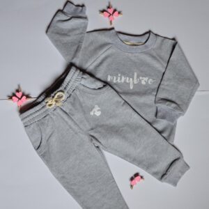 Otroški kompletek sive barve znamke Minyboo-